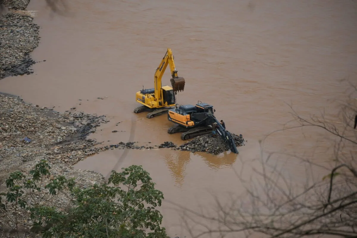 El río que dejó de ser orilla