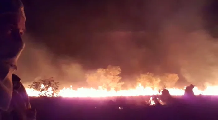 El fuego llegó; el agua no