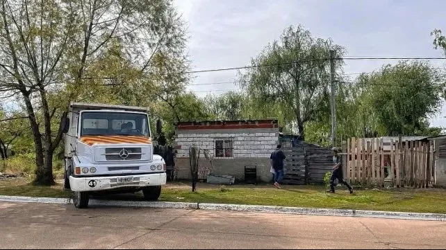El agua entra por la cloaca