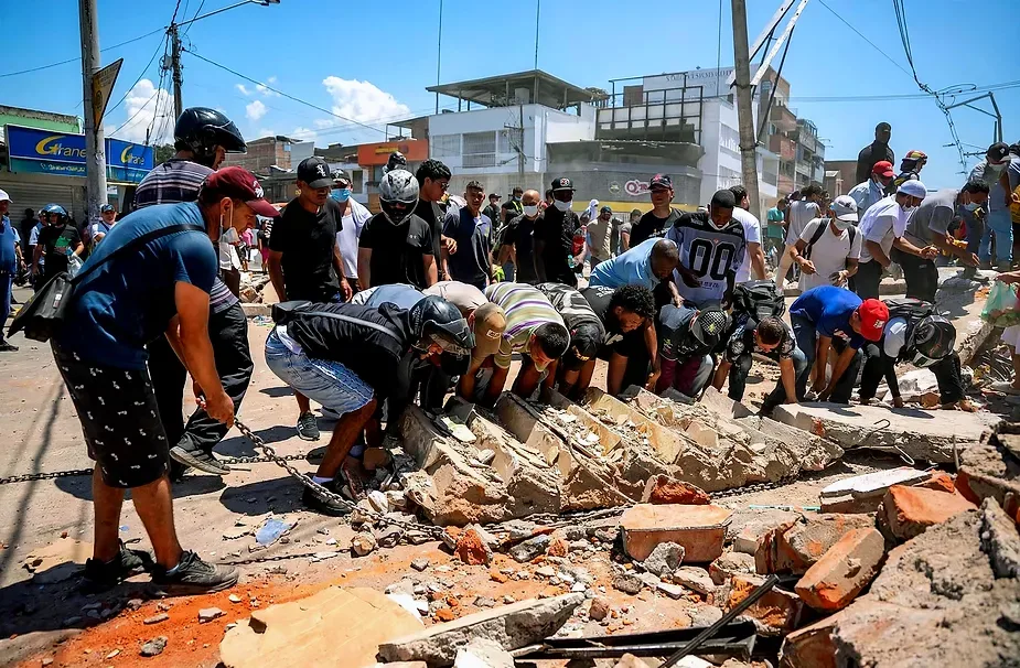 Después de que tiembla la tierra